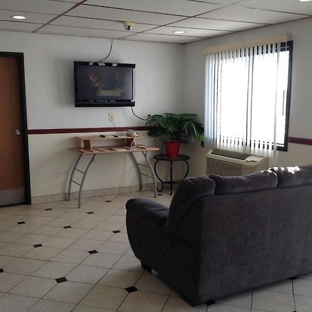 Super 8 By Wyndham Winchester Va Exterior photo
