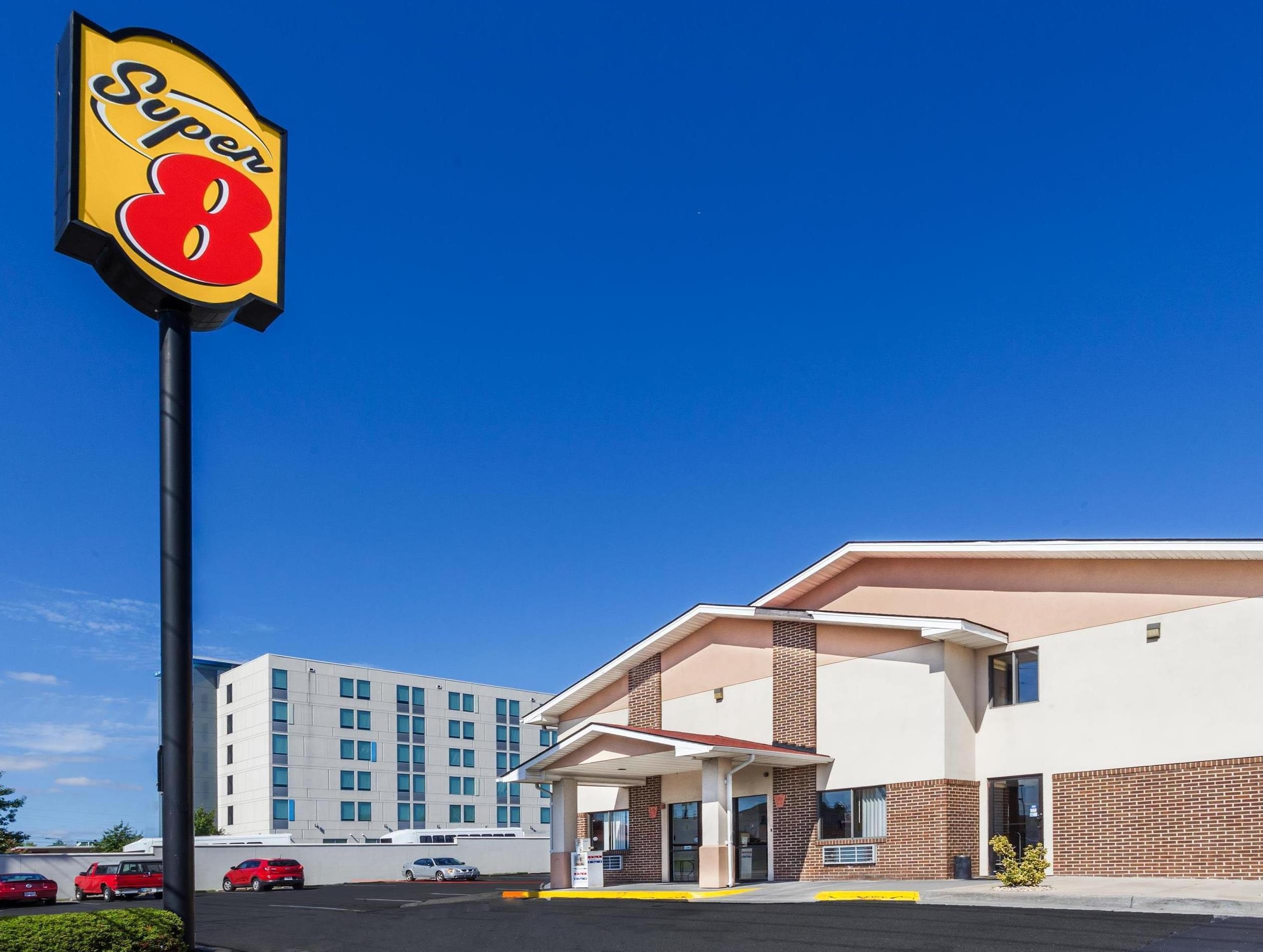 Super 8 By Wyndham Winchester Va Exterior photo